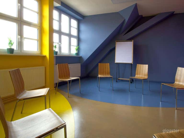  Sala Konrad - Espacio de capacitación para talleres, reuniones y eventos 