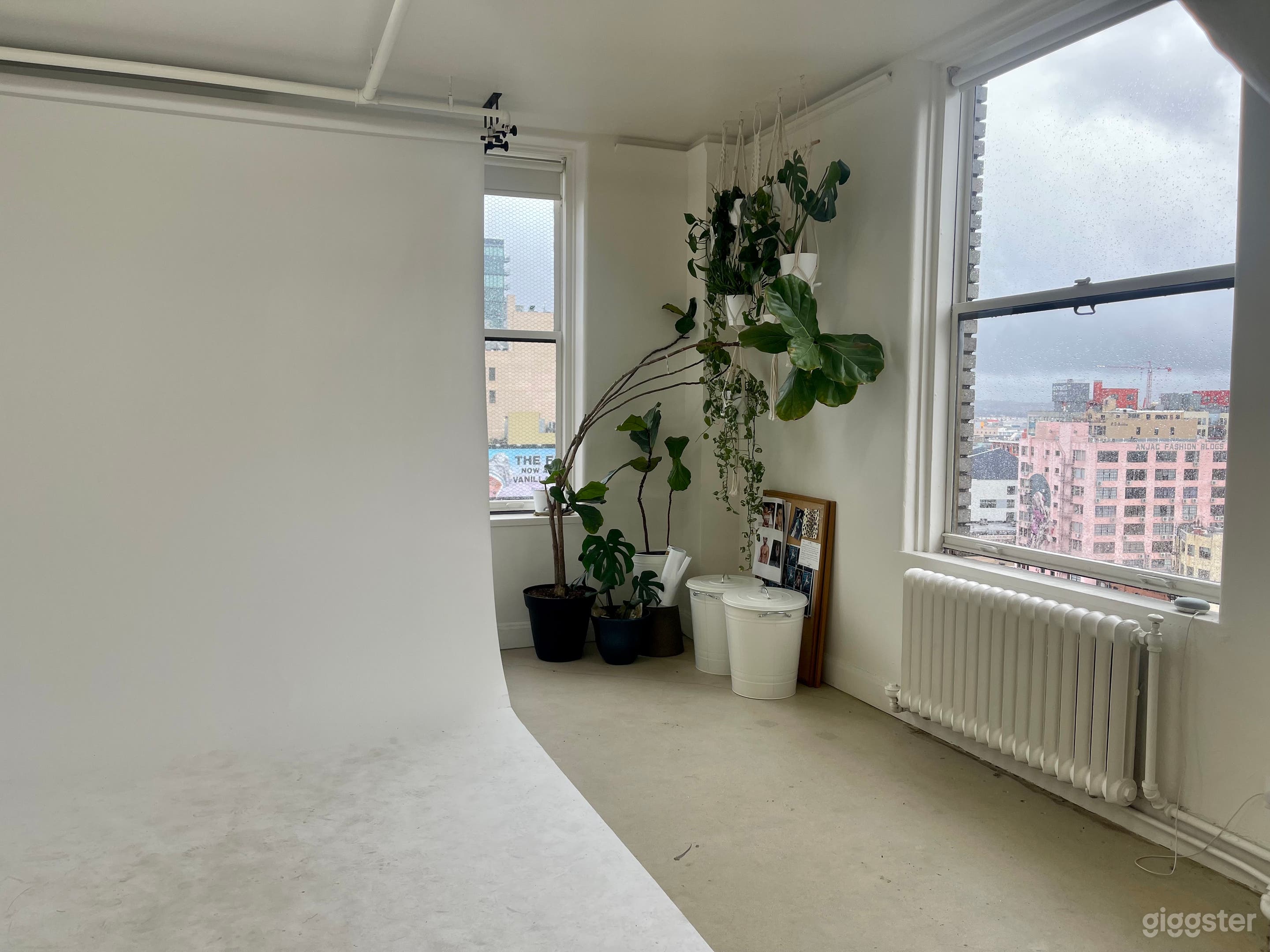  Natural Light Photo Space w/ stunning views Photo 4