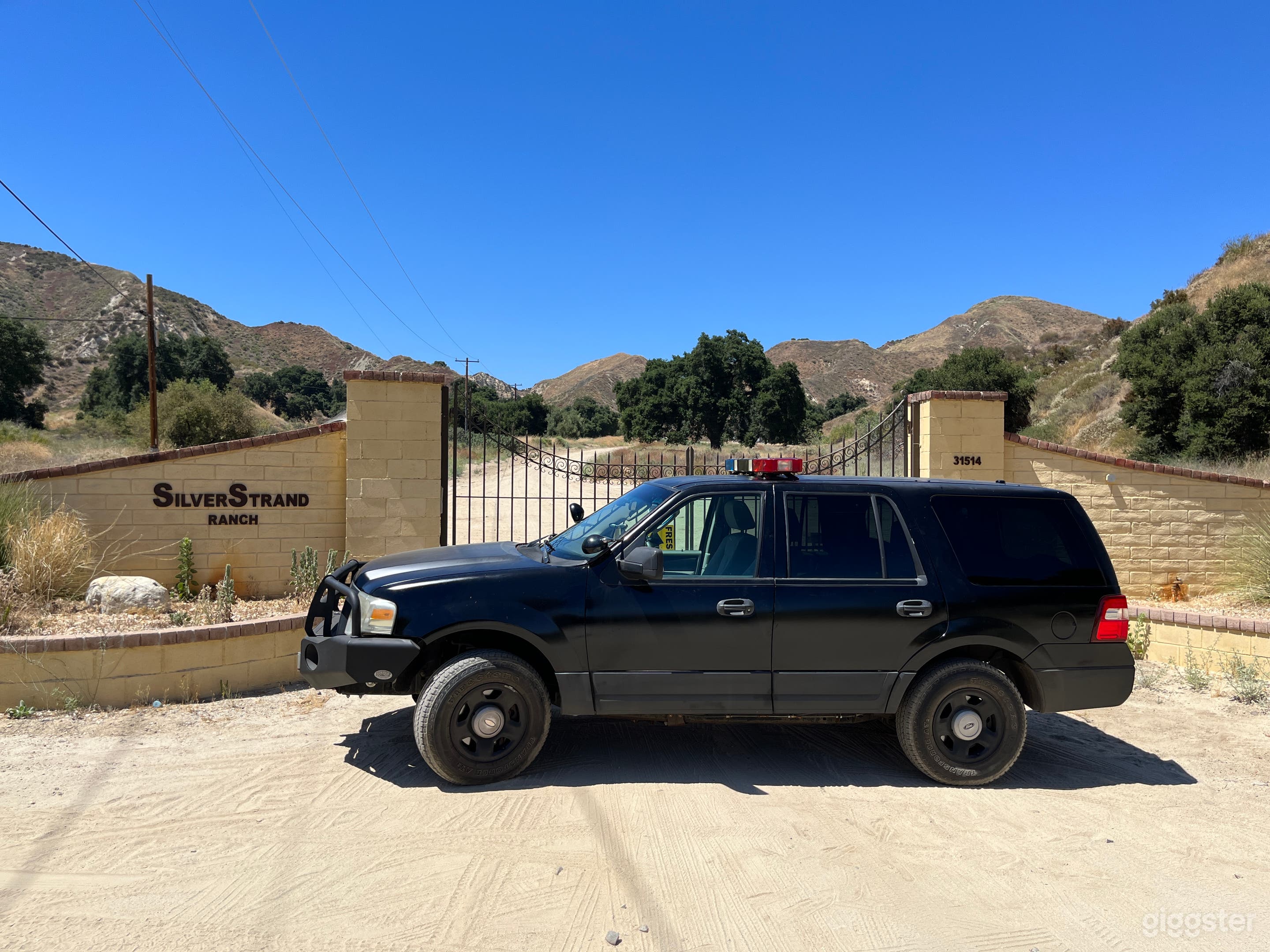 2007 FORD EXPEDITION 4X4 SPECIAL SERVICES VEHICLE FOR RENT FOR FILMING PURPOSES. 