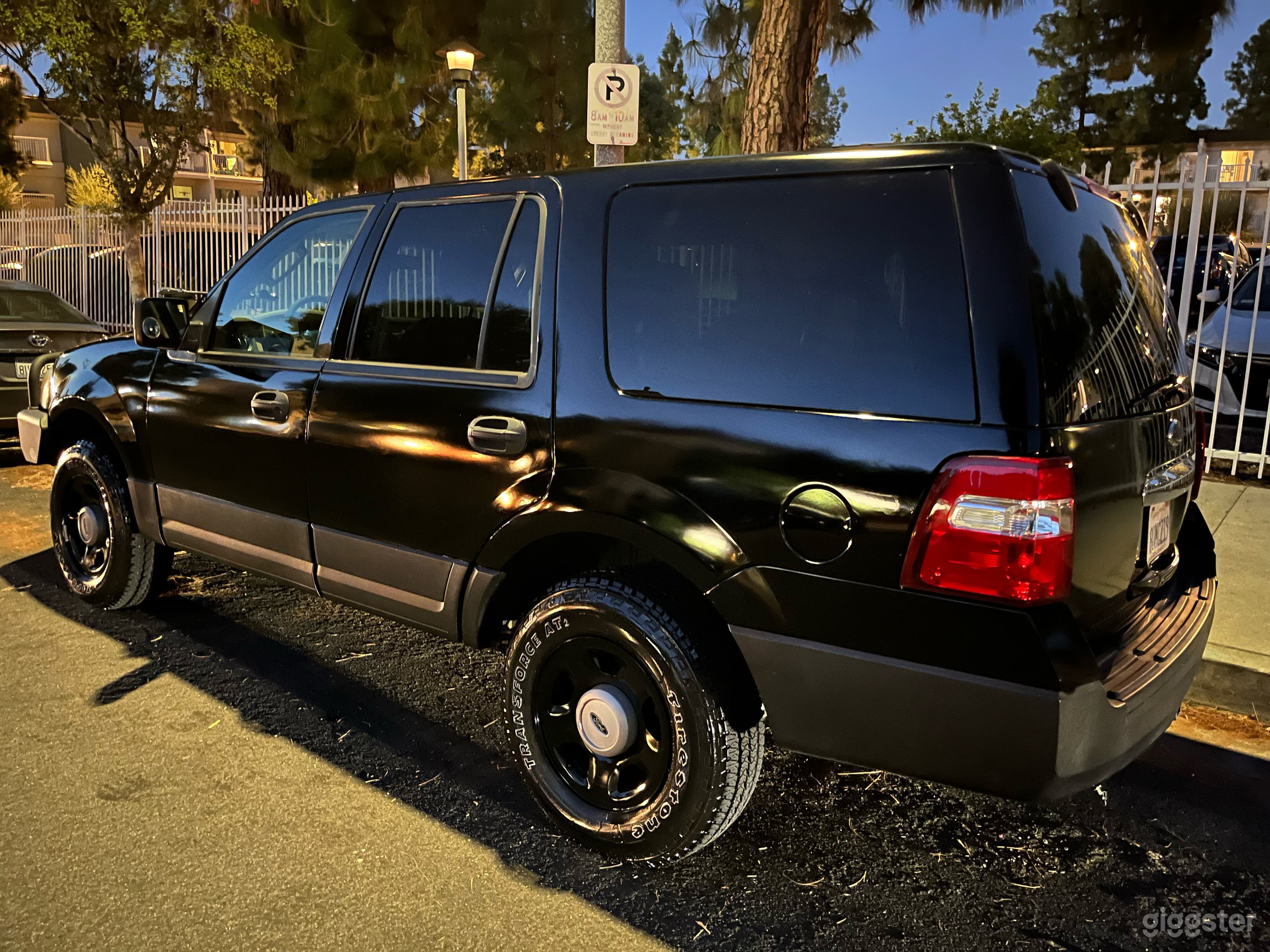 2007 FORD EXPEDITION 4X4 SPECIAL SERVICES VEHICLE FOR RENT FOR FILMING PURPOSES. 