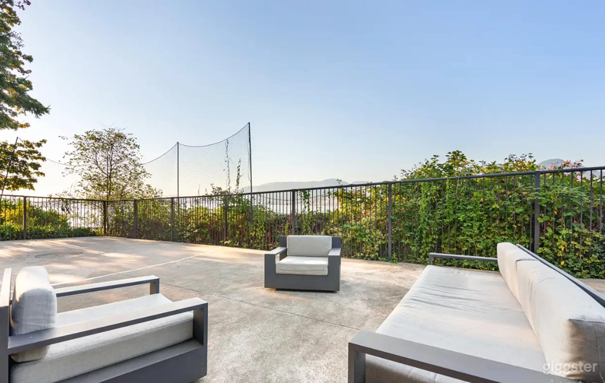 Panoramic Getaway with Breathtaking Views Photo 4