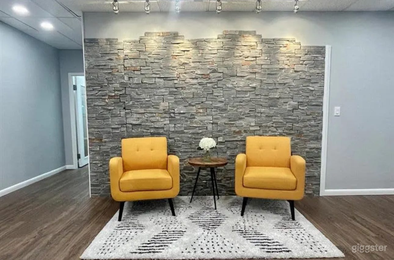 Comfortable and Professional meeting space  Photo 2