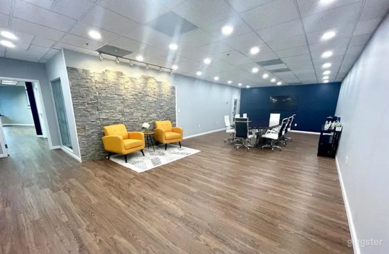 Comfortable and Professional meeting space  Photo 4