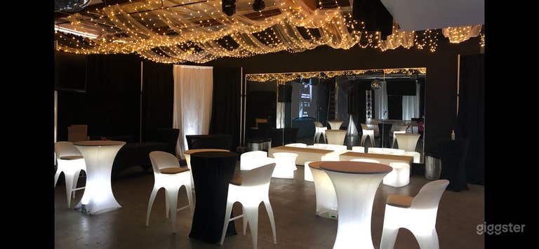  Light up Lounge & LED Dance floor 