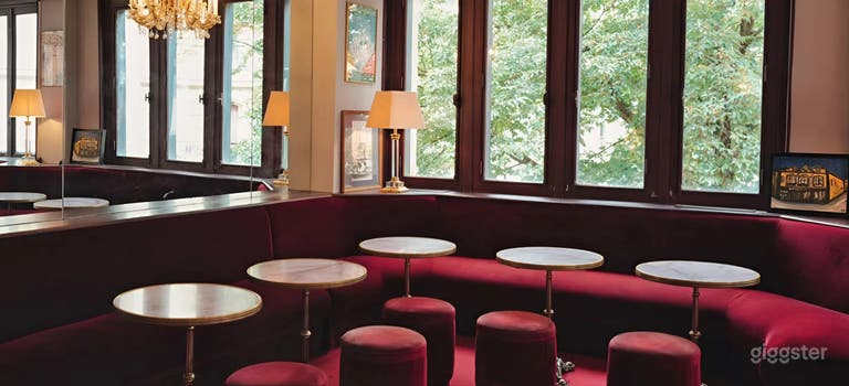  Das Foyer - Multifunktionaler Saal für bis zu 250 Personen 