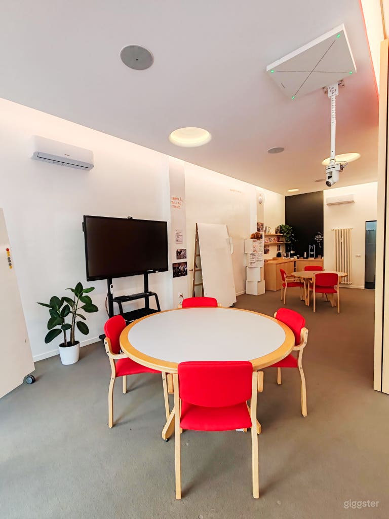  Creative, collaborative, and flexible space 