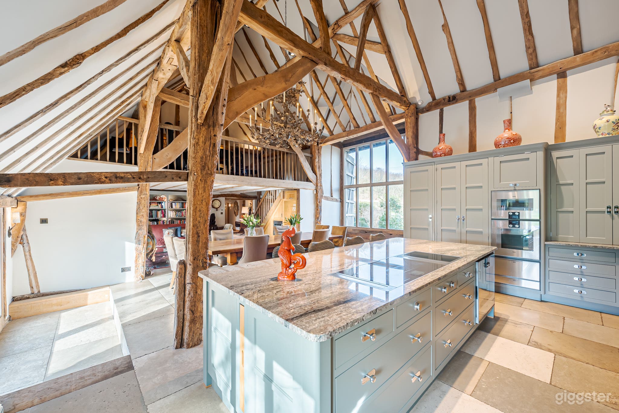 Country Home With Converted Barn and Swimming Pool Photo 4