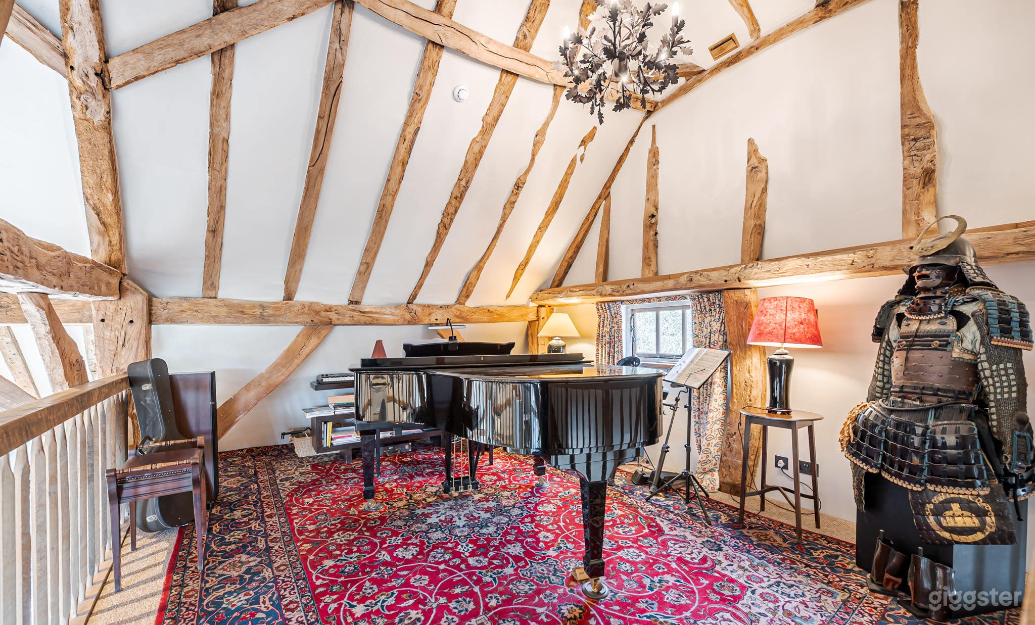 Country Home With Converted Barn and Swimming Pool Photo 3