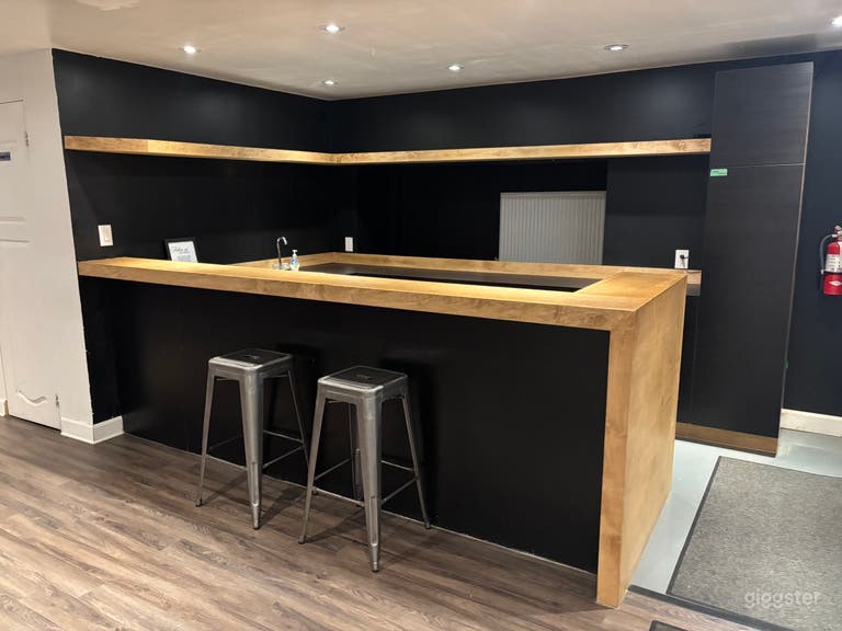  Contemporary Downtown Studio for Fitness & Dance  