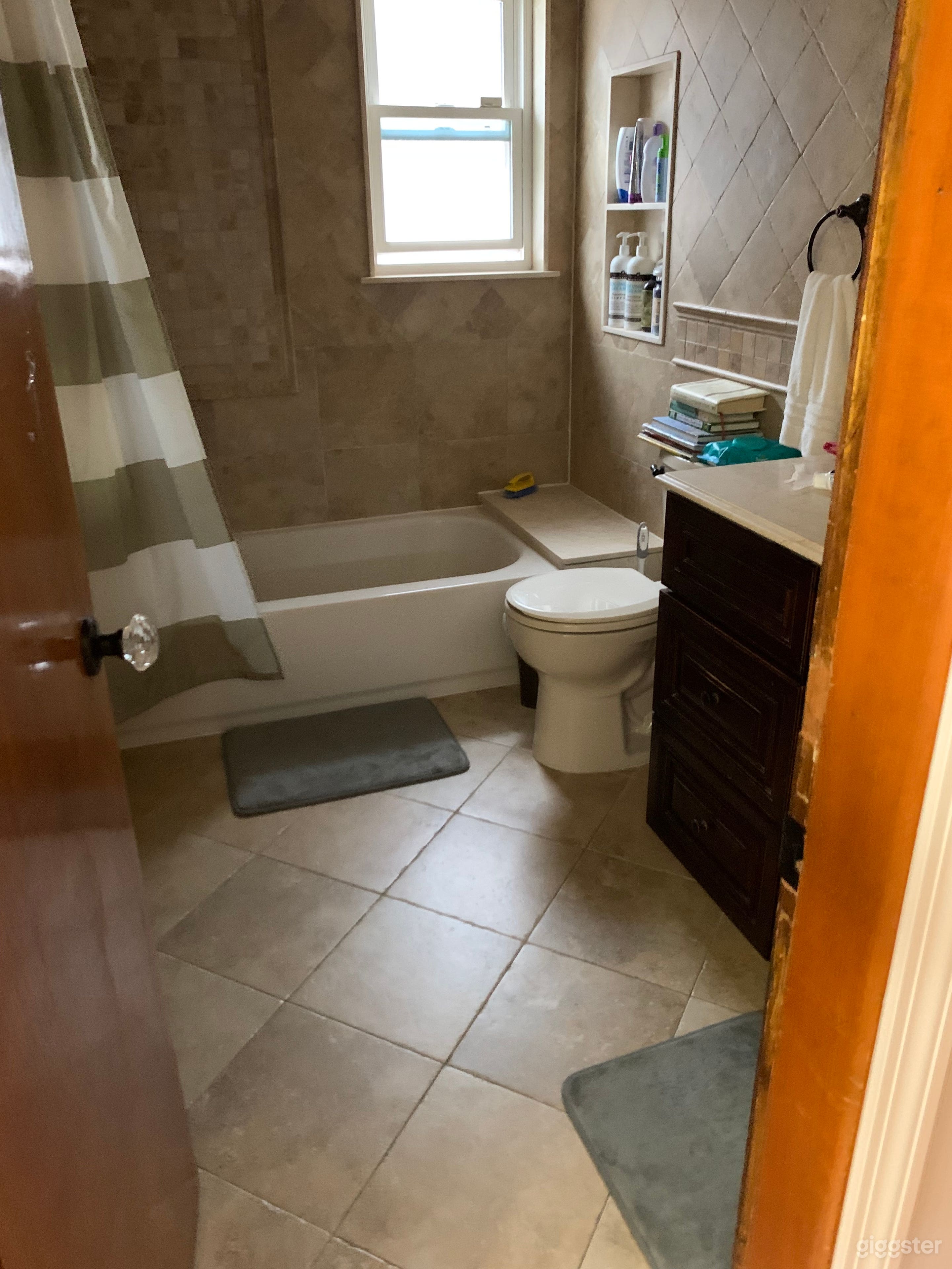 3 BEDROOM QUANT HOME NEAR THE RIVER Photo 3