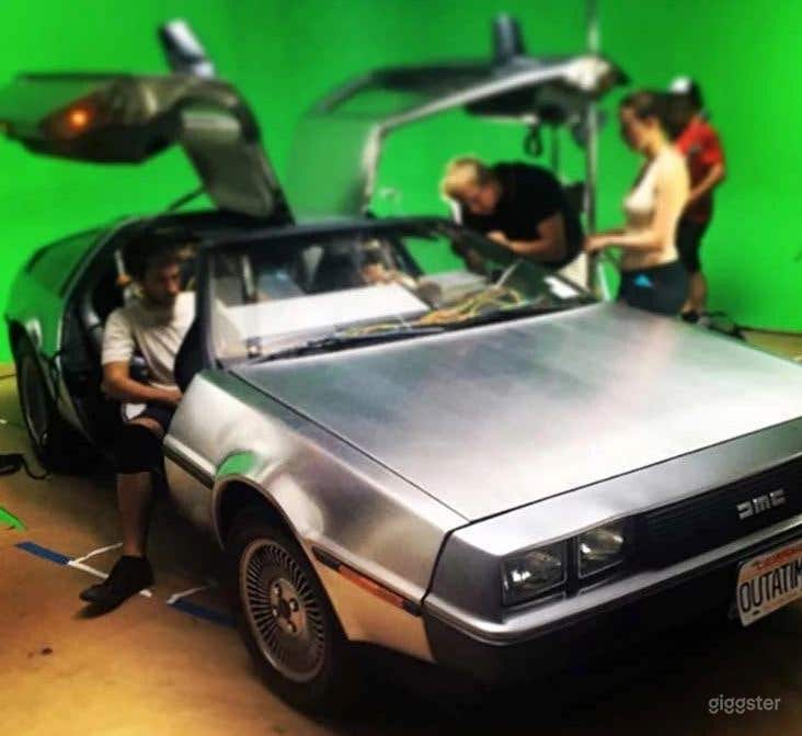  Studio 4 - GREEN SCREEN STUDIO, CYCLORAMA SOUNDSTAGE  