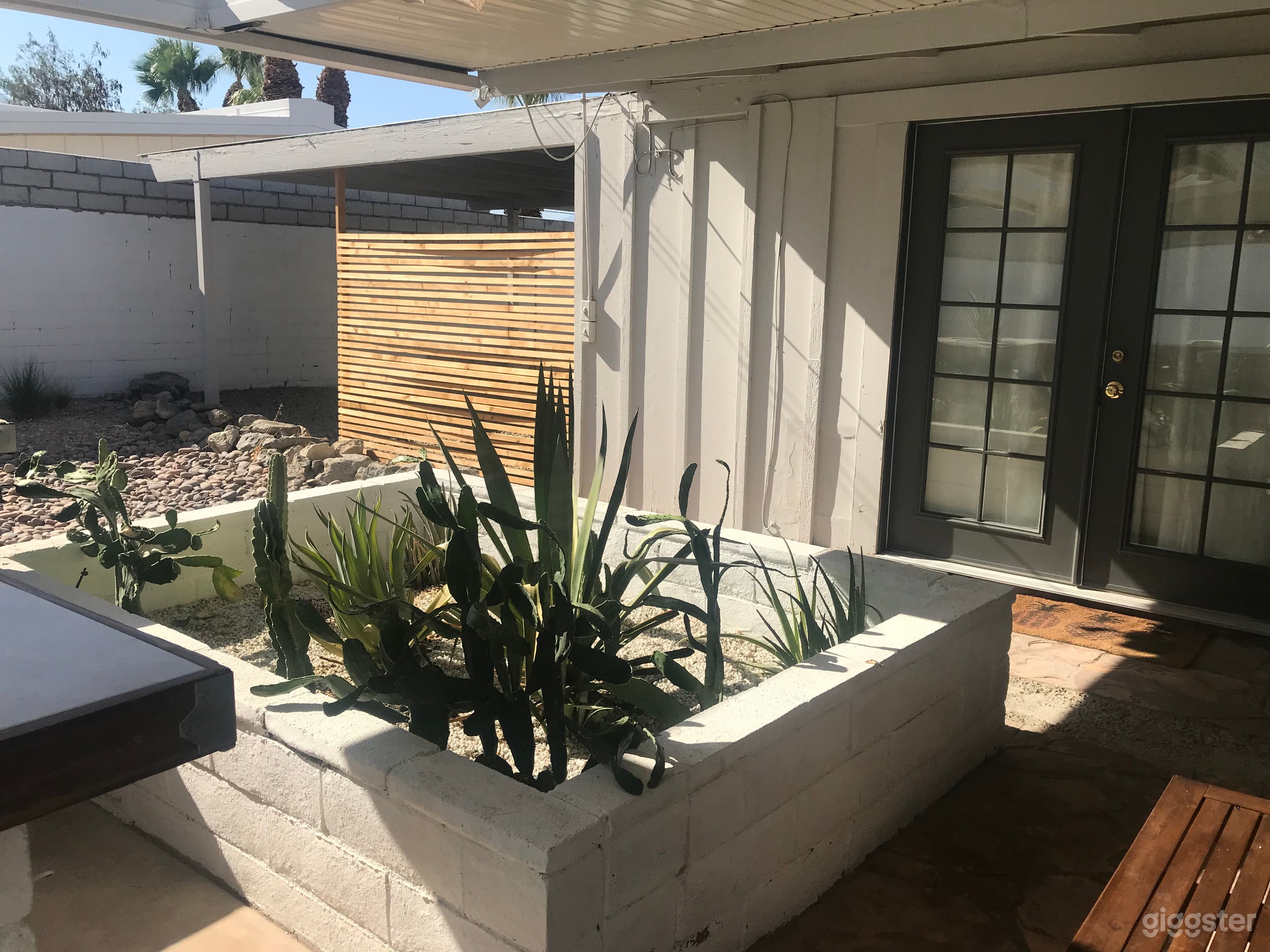 Sun Palace Desert Home Photo 3