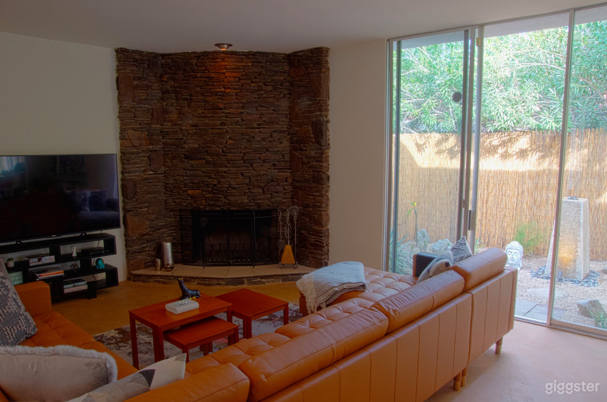 Midcentury Modern House with Rat Pack Vibes Photo 4