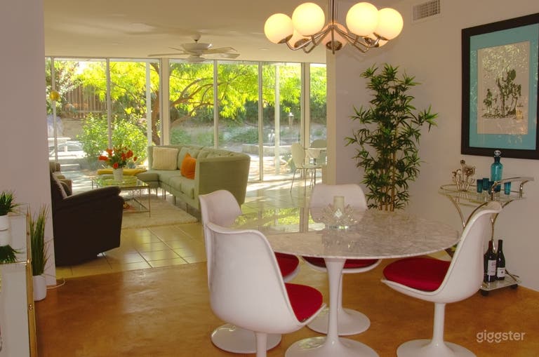  Midcentury Modern House with Rat Pack Vibes 
