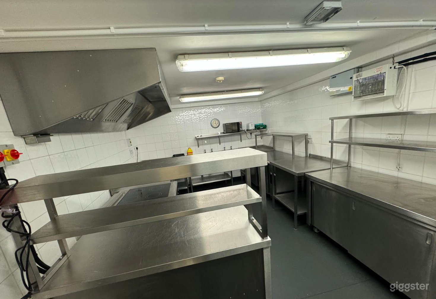 Indoor Kitchen for Filming and Photoshoots Photo 2