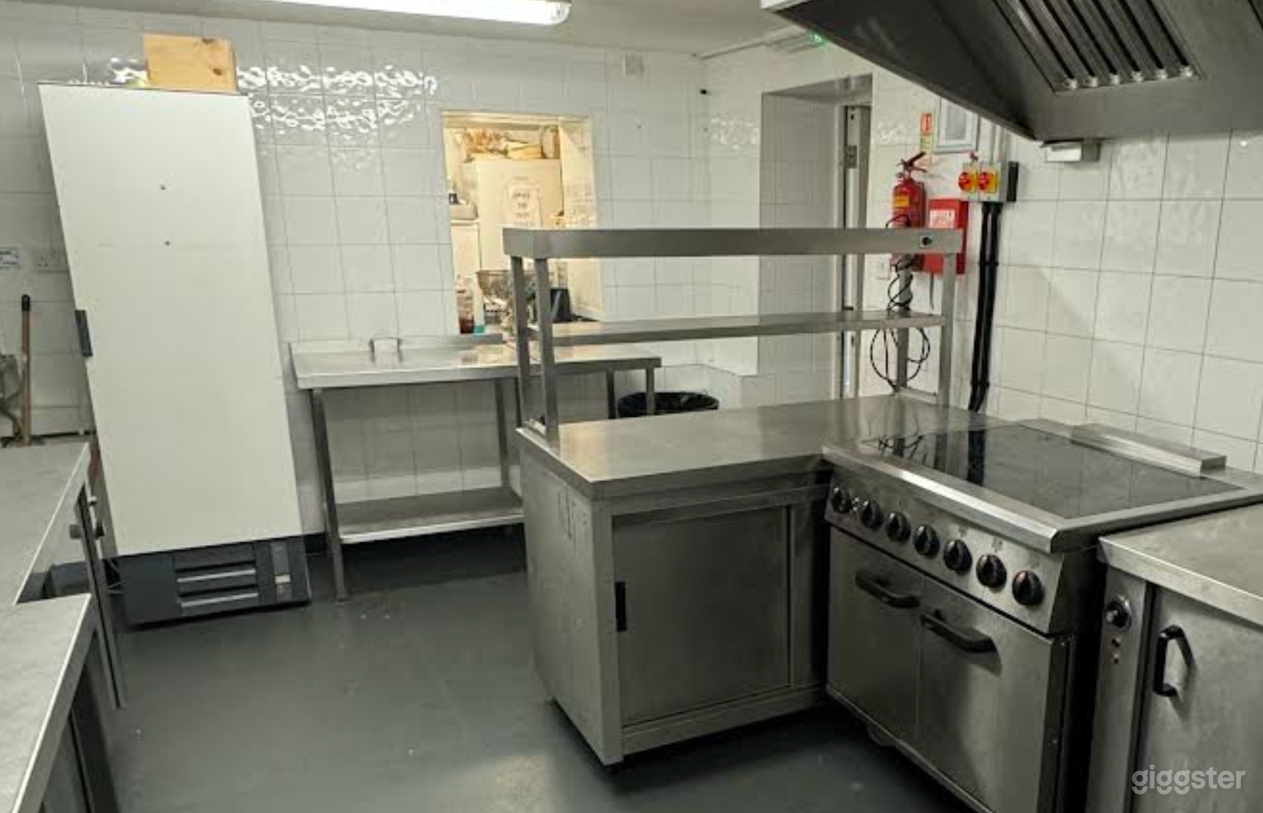 Indoor Kitchen for Filming and Photoshoots Photo 4