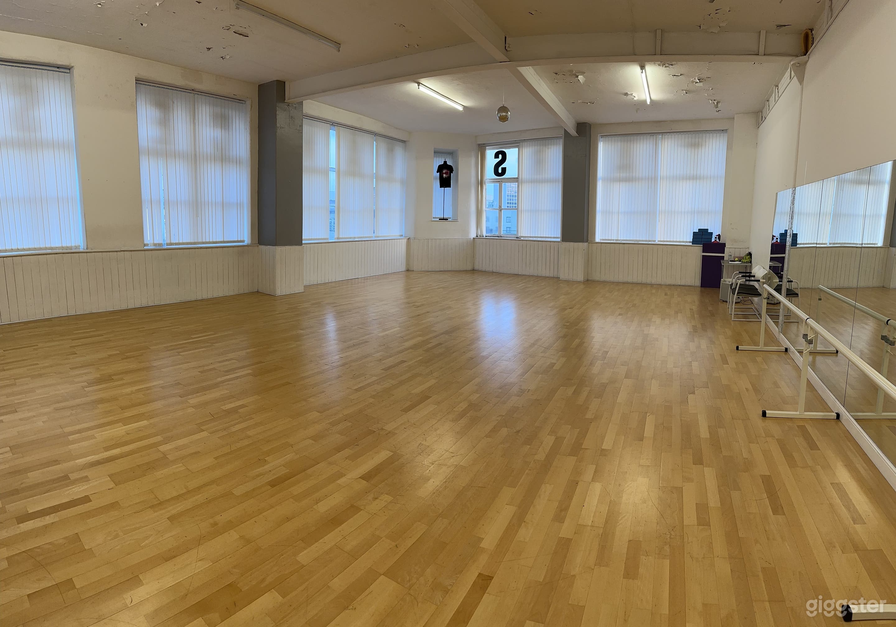 Studio 1 - 870sqft