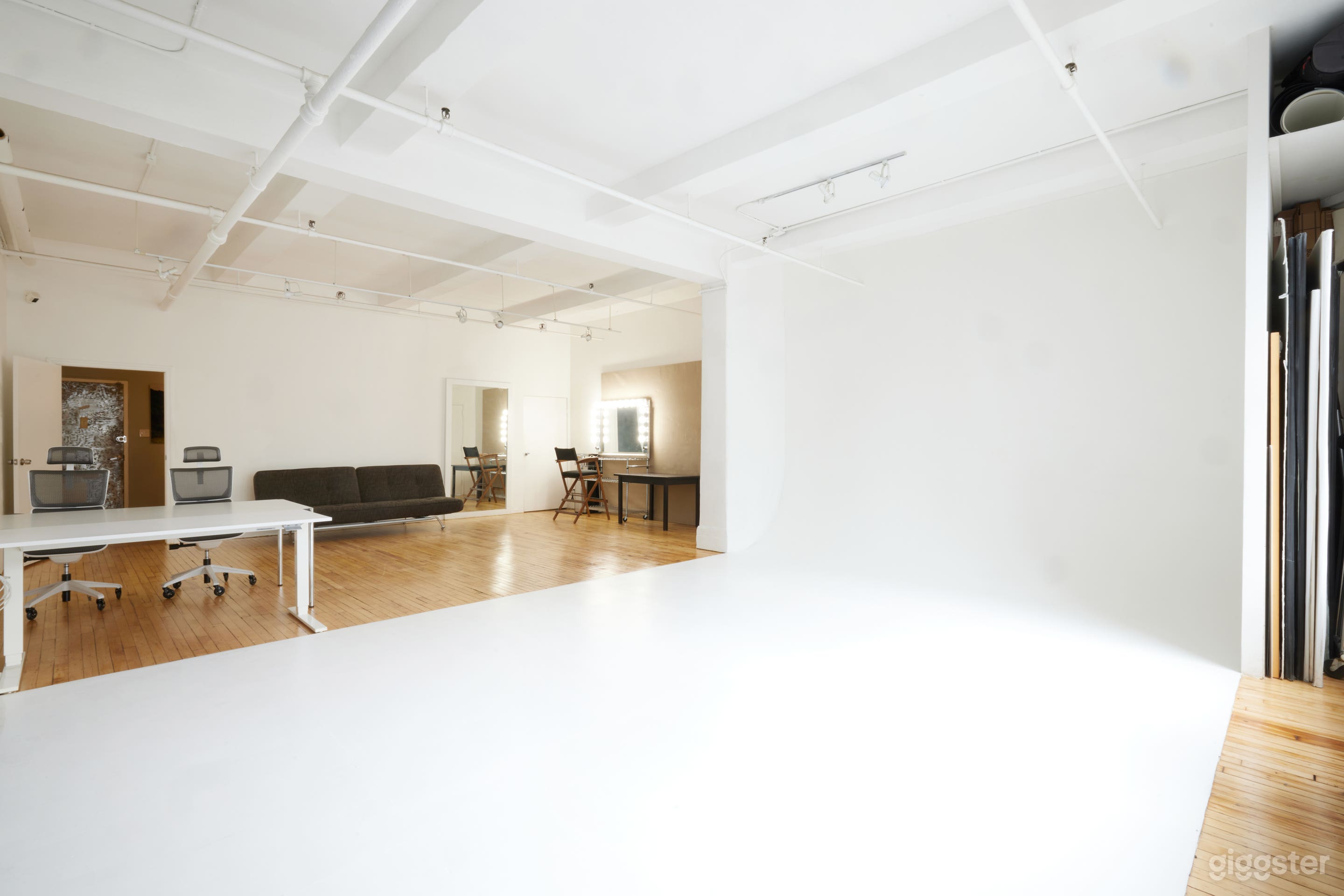 Photo Studio w/ North Daylight + Cyc Wall Photo 1