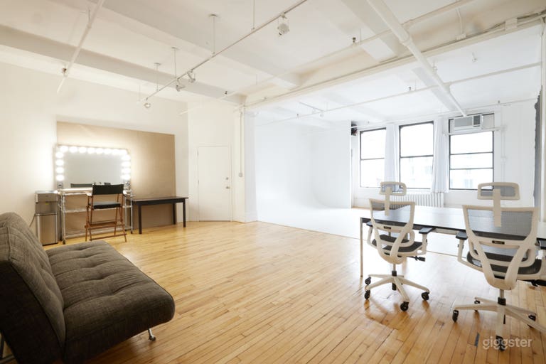  Photo Studio w/ North Daylight + Cyc Wall 