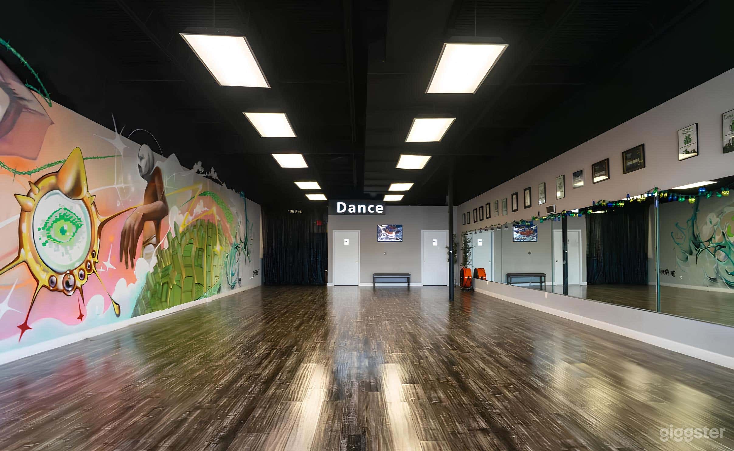 Sunlit, Spacious Studio for Dance, Fitness & Creative Use Photo 1