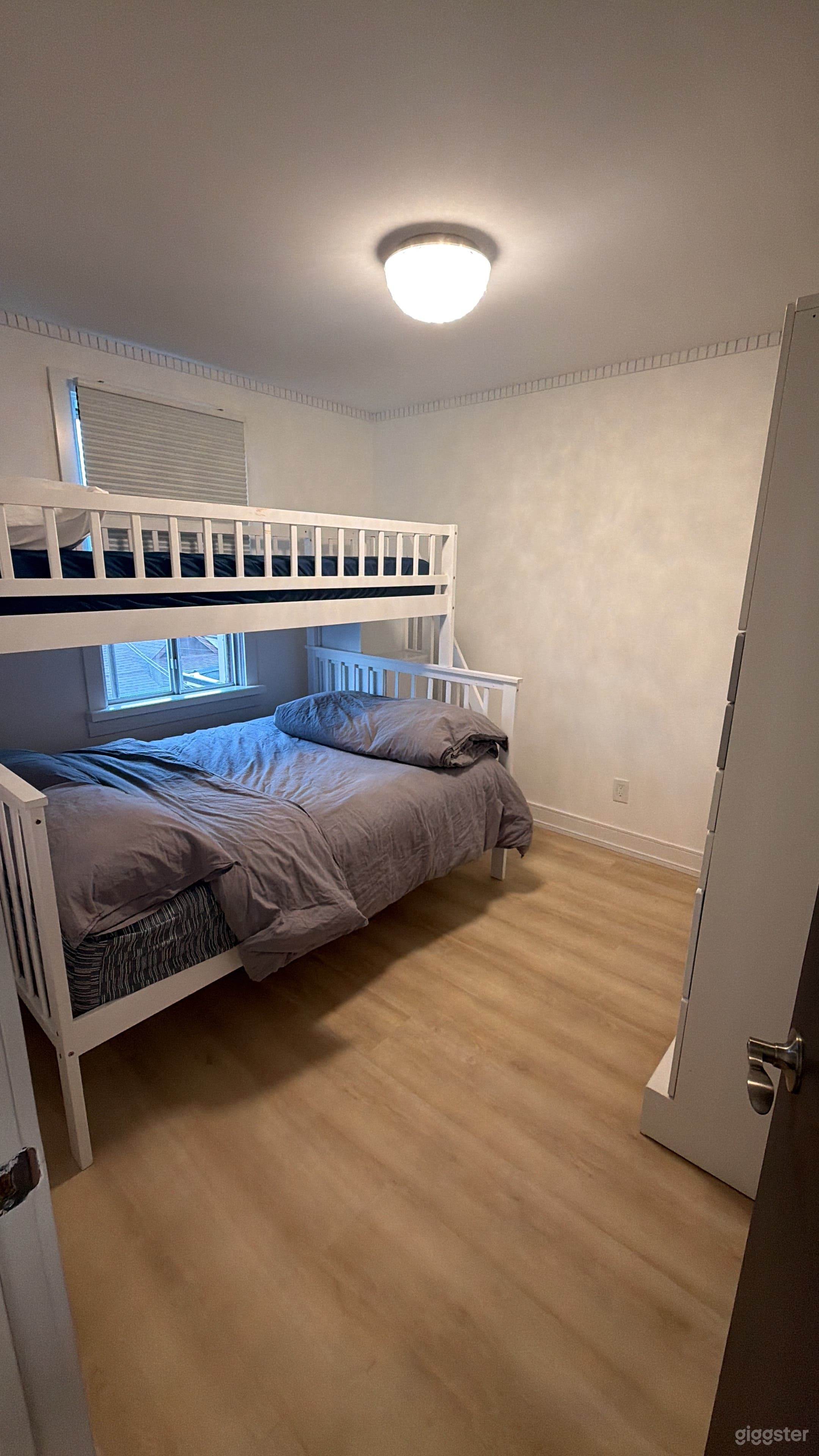 A cozy, welcoming older home in Toronto’s charming Corso Ita Photo 3