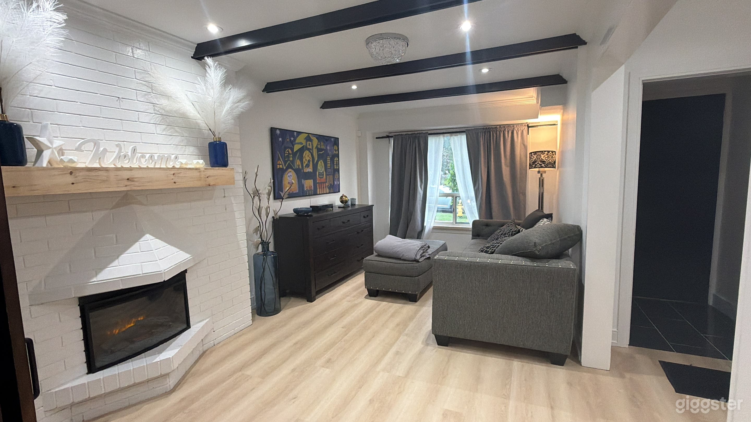 A cozy, welcoming older home in Toronto’s charming Corso Ita Photo 1