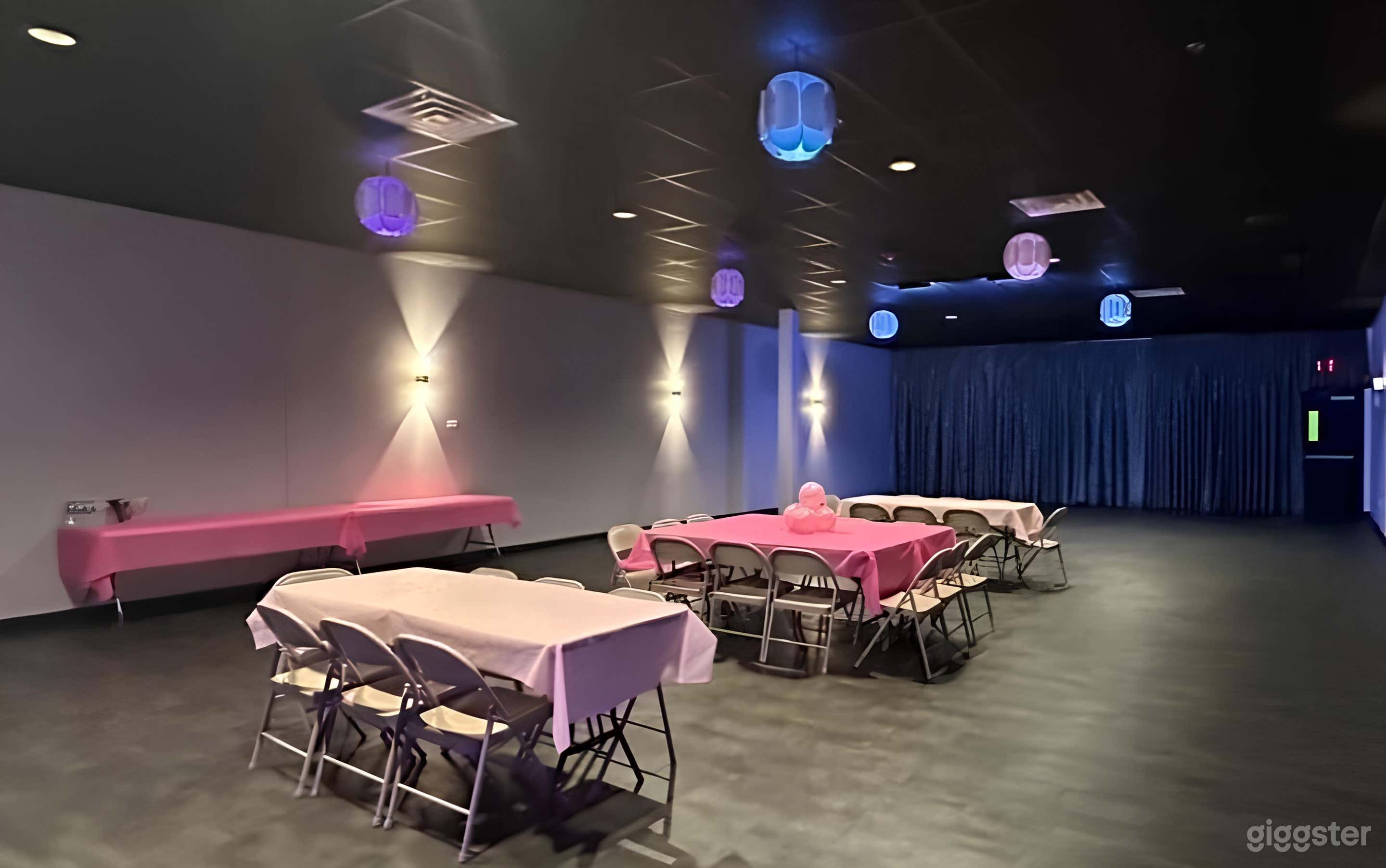 The Moon Room Photo 2