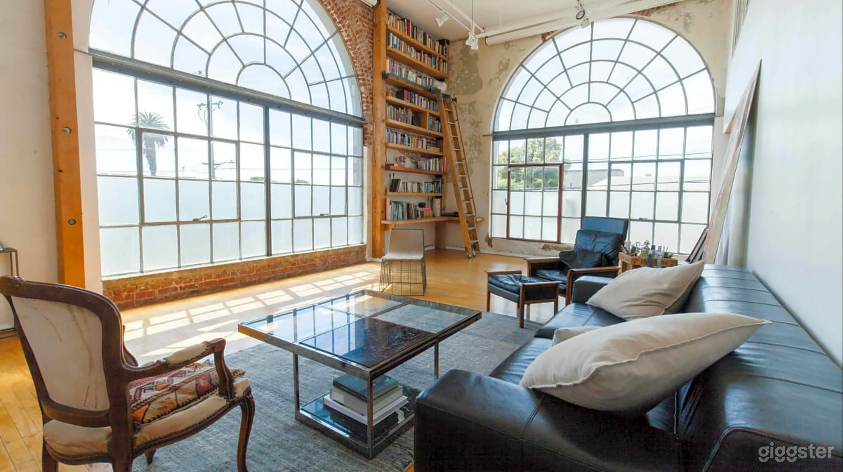 Enormous Sun Soaked Urban Loft Photo 1