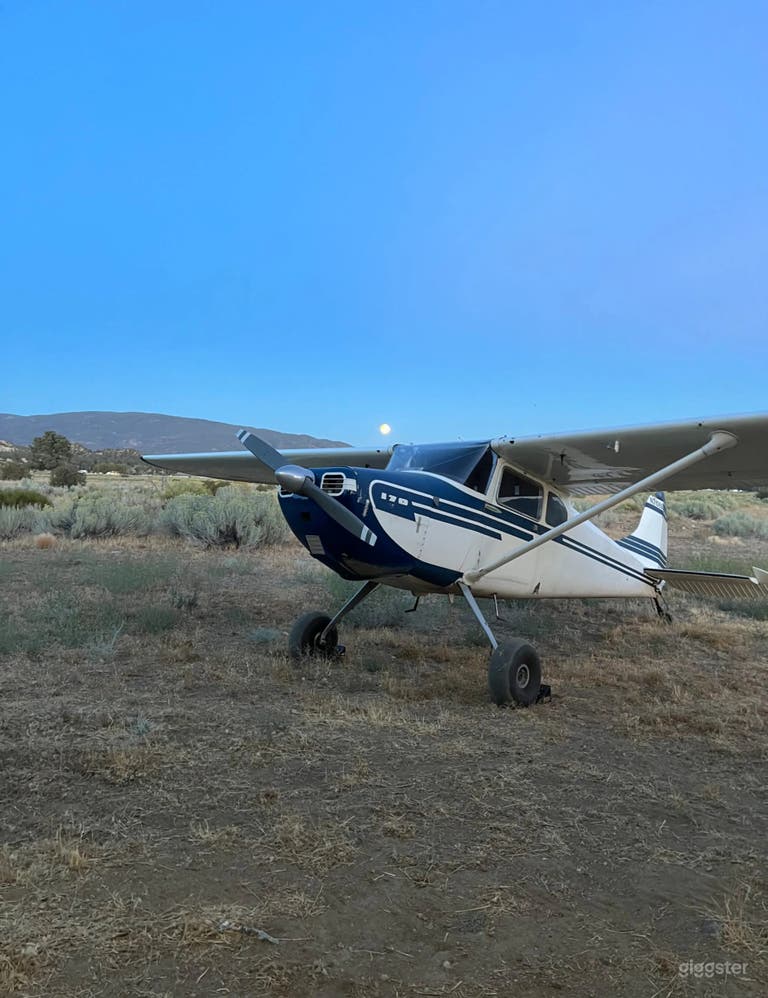  Rural Western Ranch on 40 acres w/ Airplane Hangar & horses 