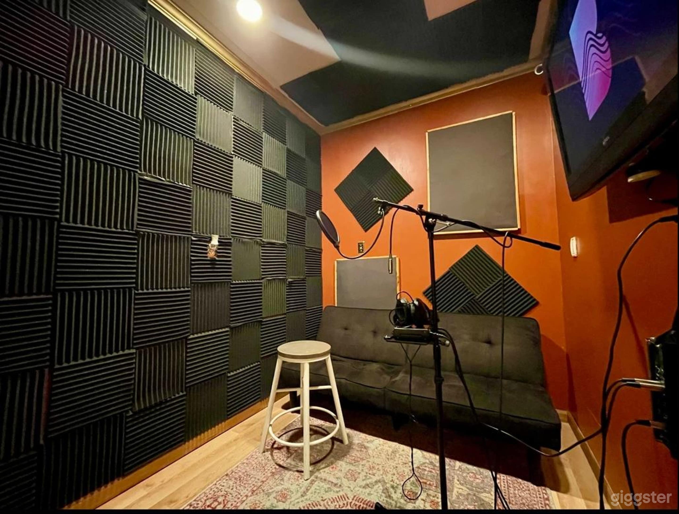 Affordable Full-line Recording Studio In Cleveland Photo 2
