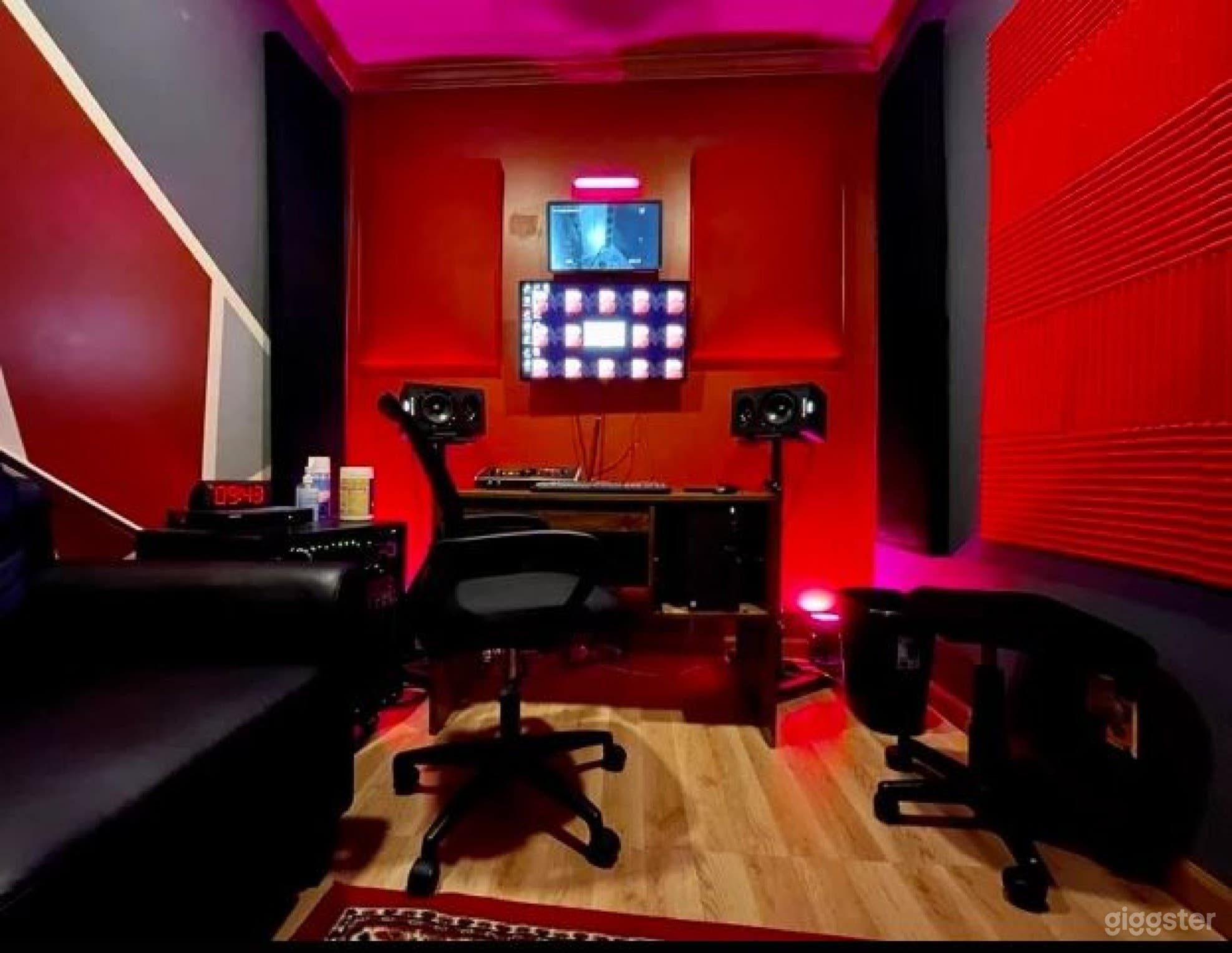 Affordable Full-line Recording Studio In Cleveland Photo 4