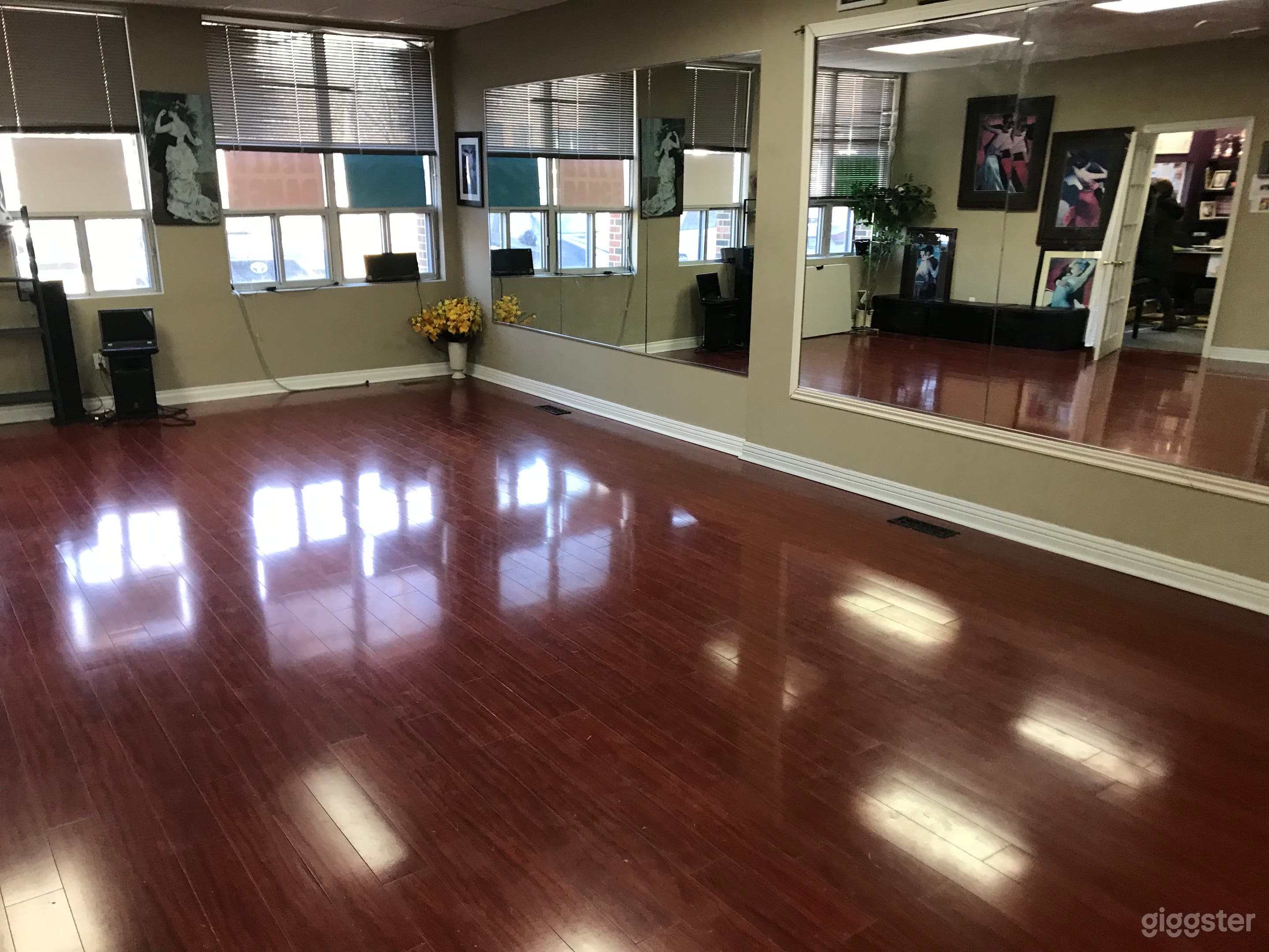 Dance Studio Floor Space Photo 4
