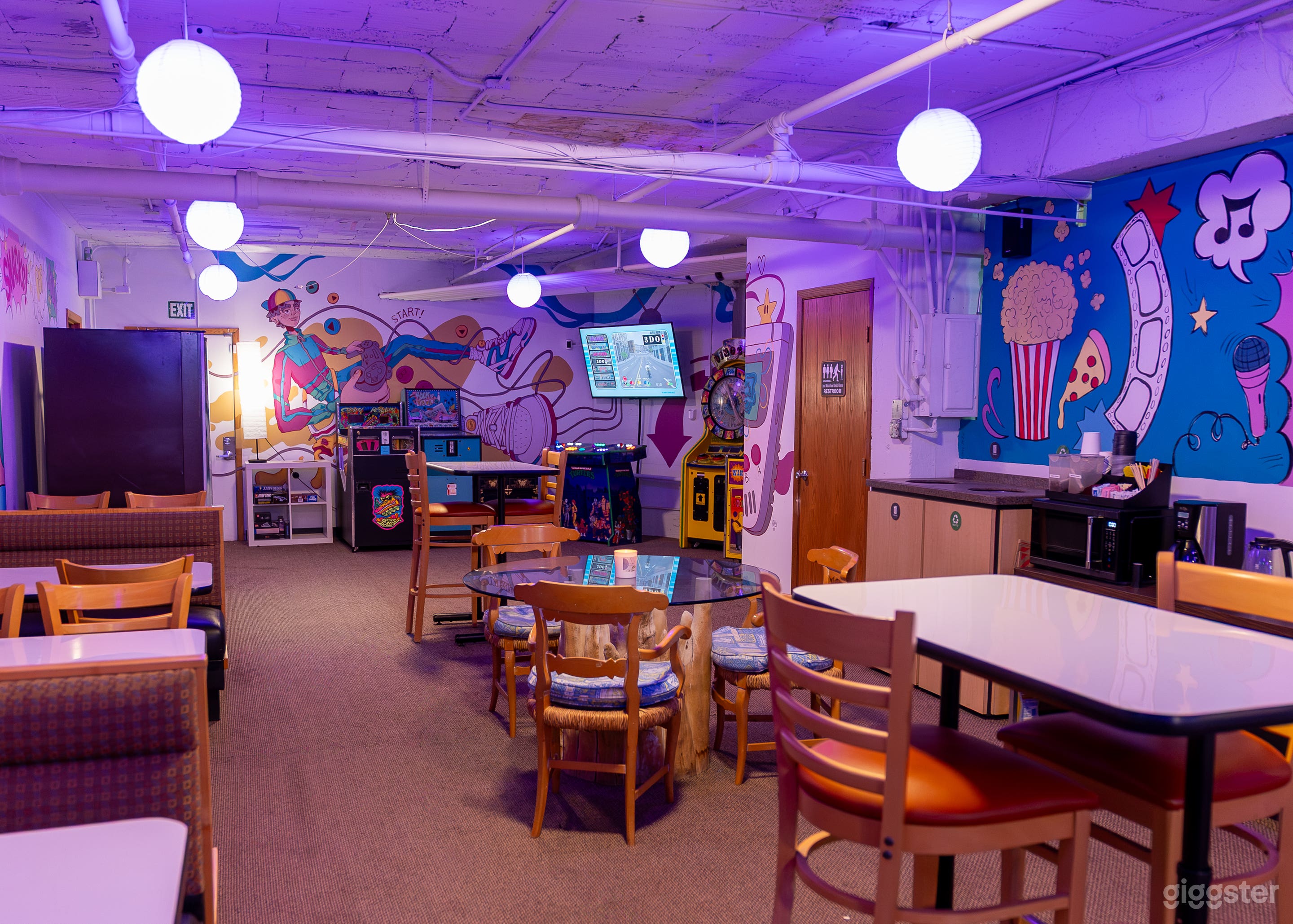 Coworking Space - Studio Access Included! Photo 3