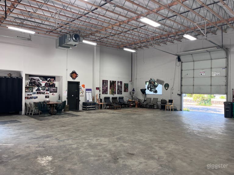  Lounge area within main space 