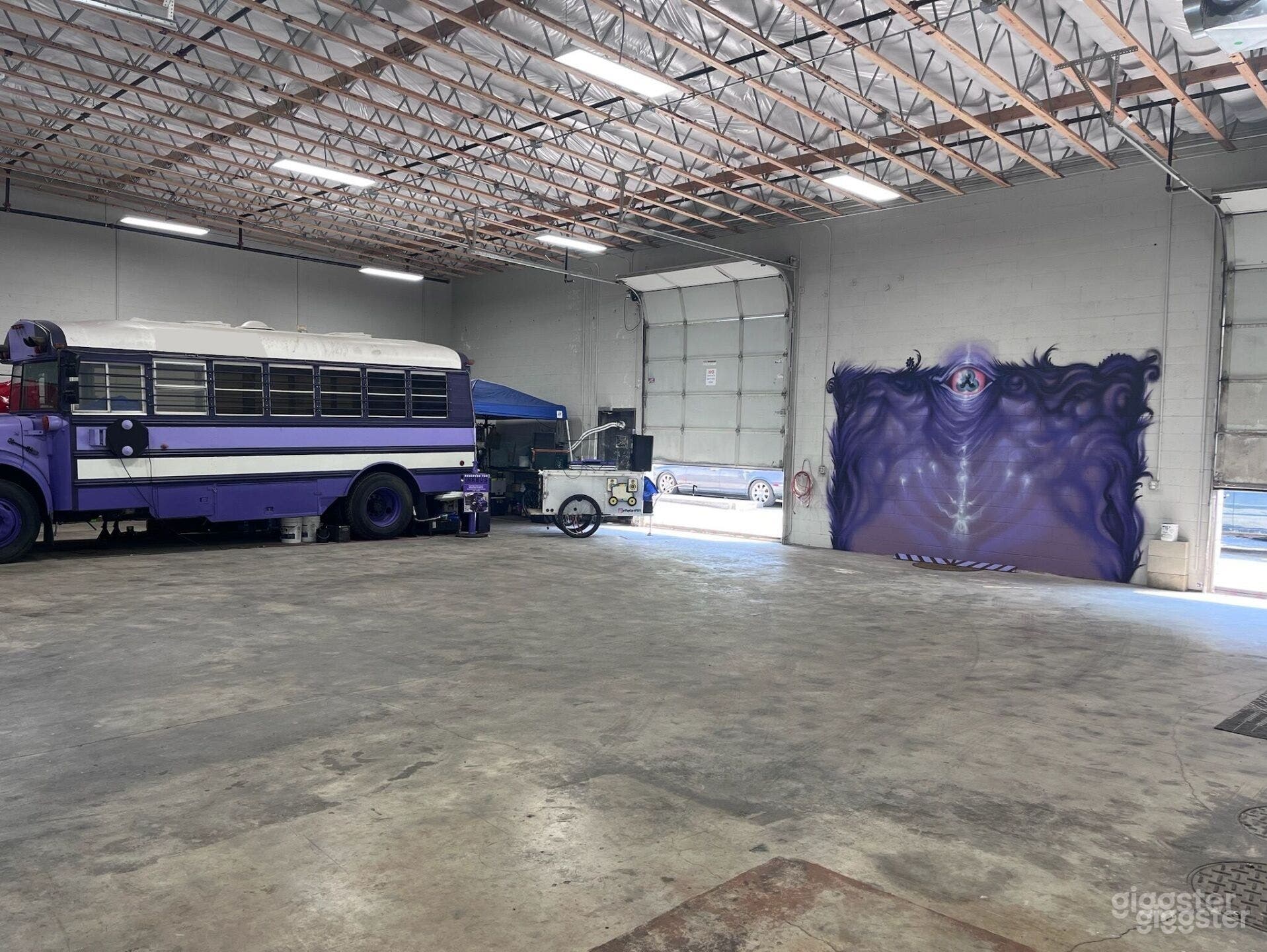 Clean 4K' warehouse in SE Portland- 18' ceilings Photo 1