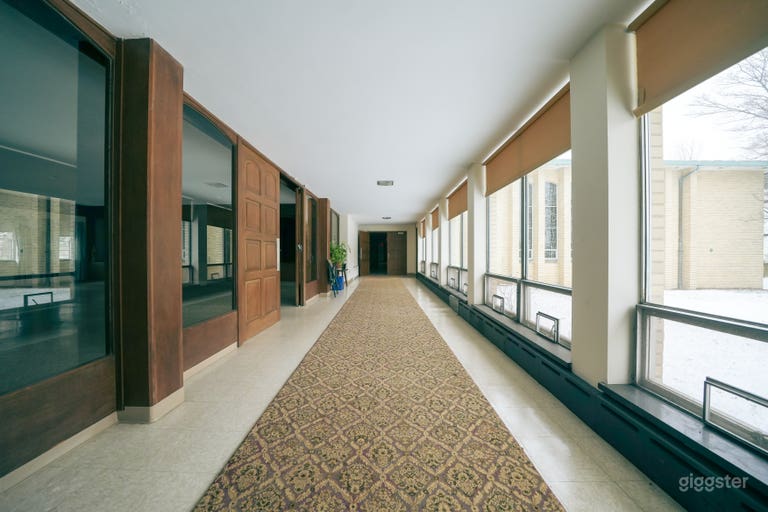  Large Hall with Colorful Bathrooms and Open Space 