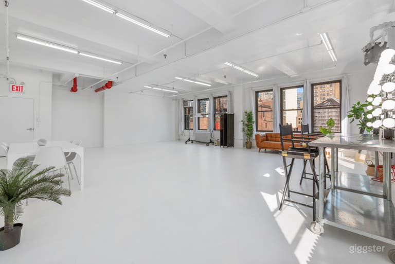  Midtown Daylight 1000sqft Empire State Views (Production) 