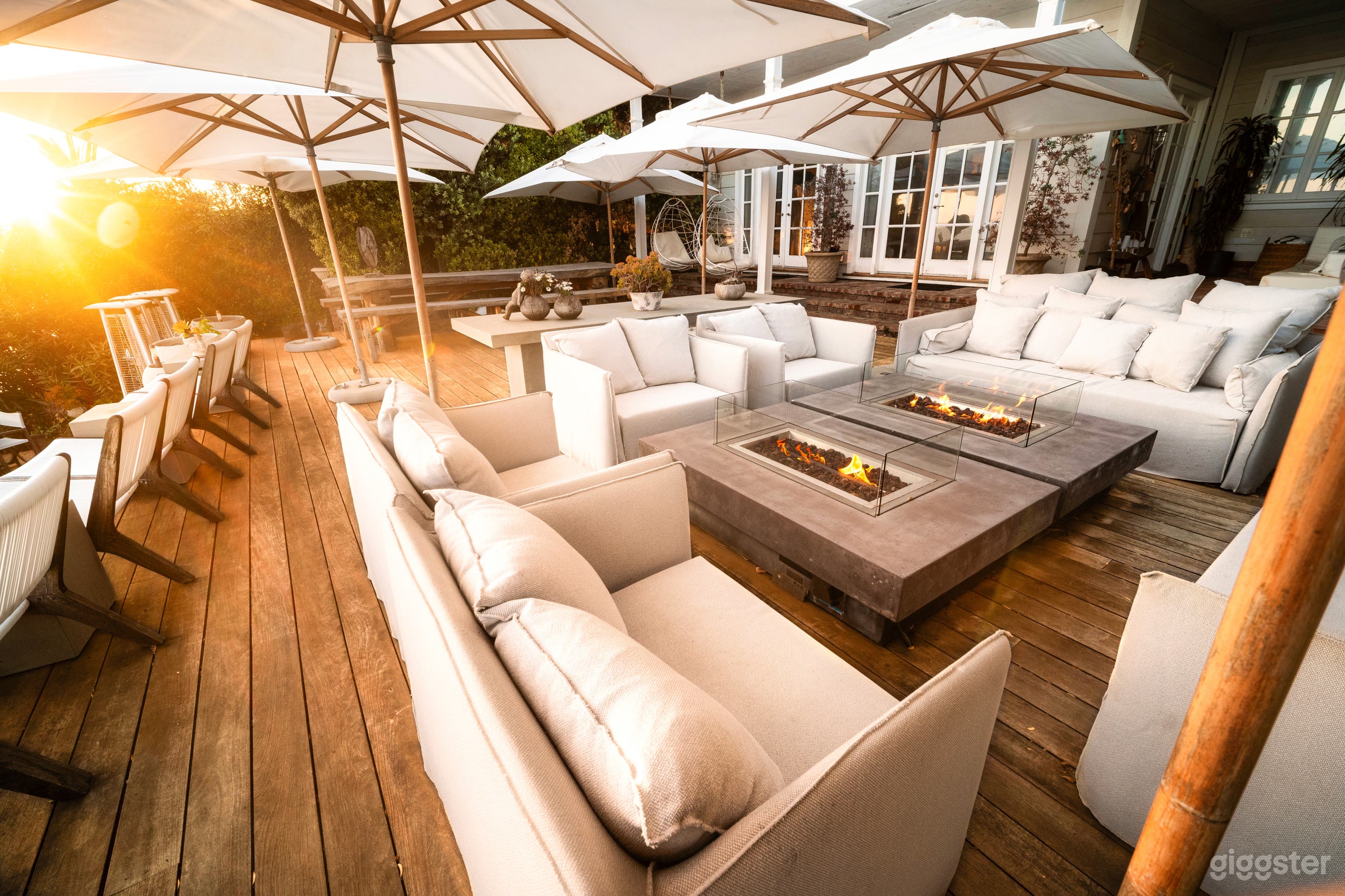 Malibu Retreat-Ocean Front Photo 4