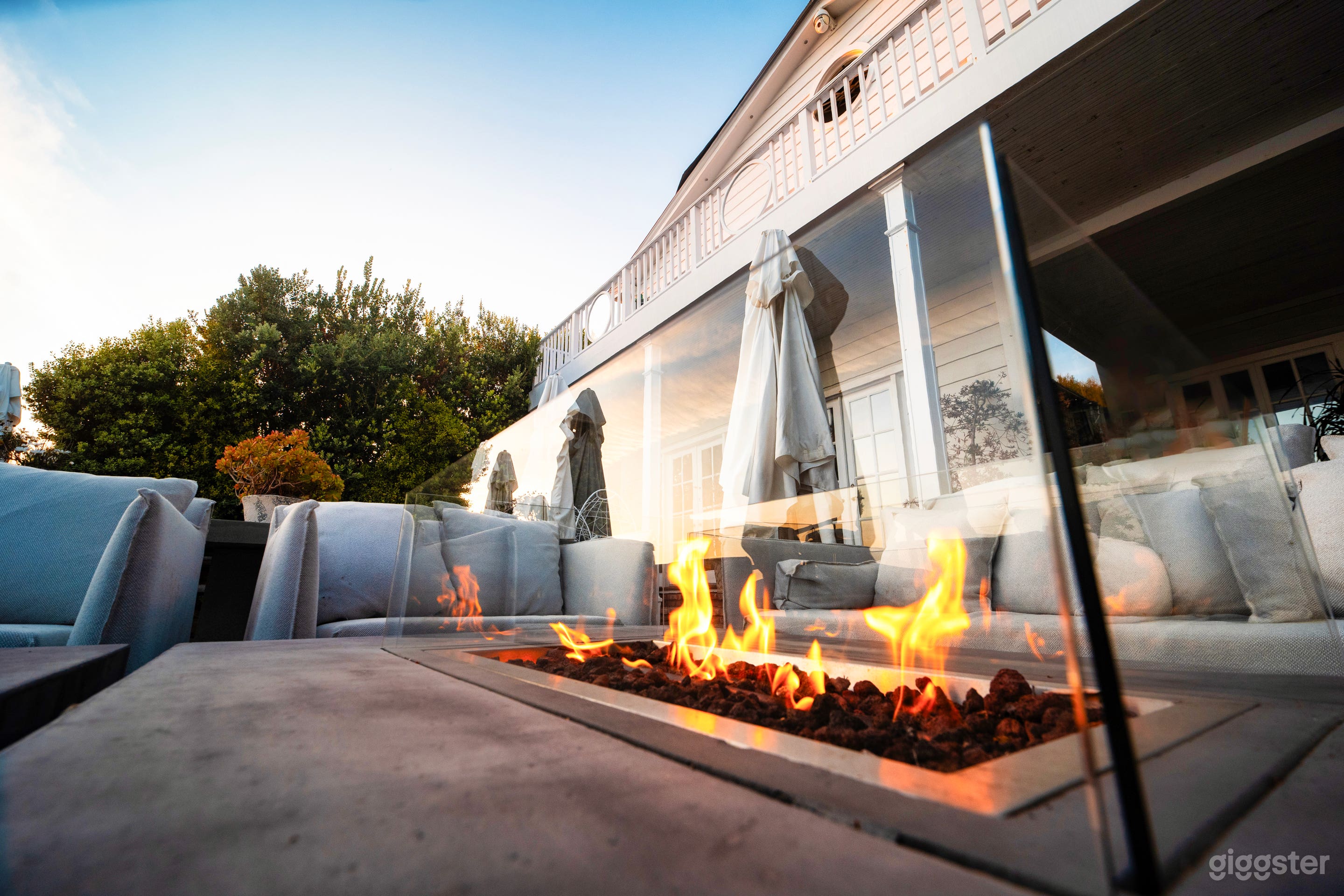 Malibu Retreat-Ocean Front Photo 2