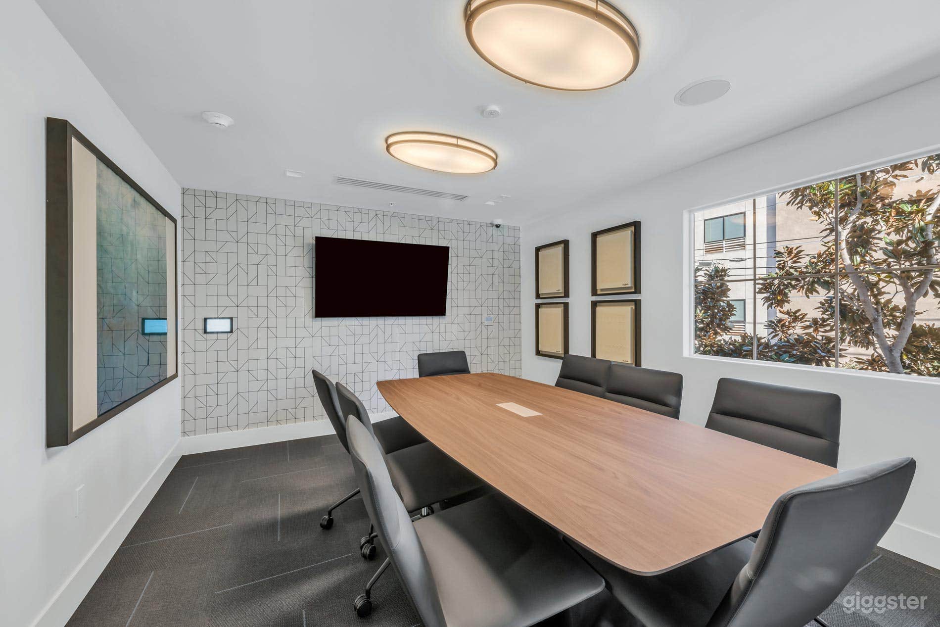 Modern Marina del Rey Vaulted Ceiling Apartment + Loft Photo 3