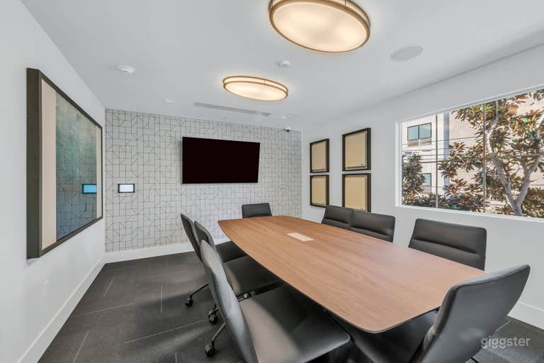  Modern Marina del Rey Vaulted Ceiling Apartment + Loft 