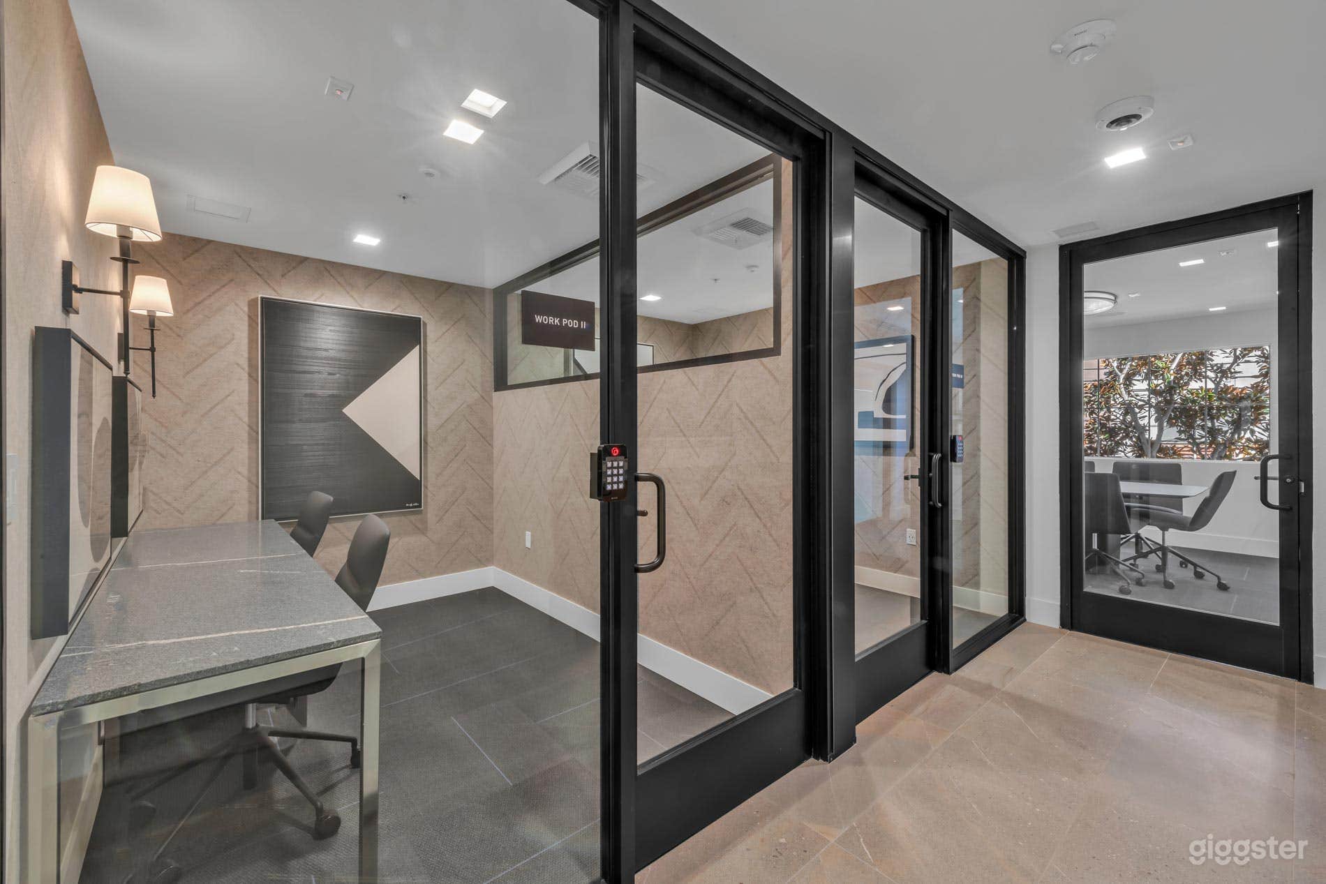 Modern Marina del Rey Vaulted Ceiling Apartment + Loft Photo 4