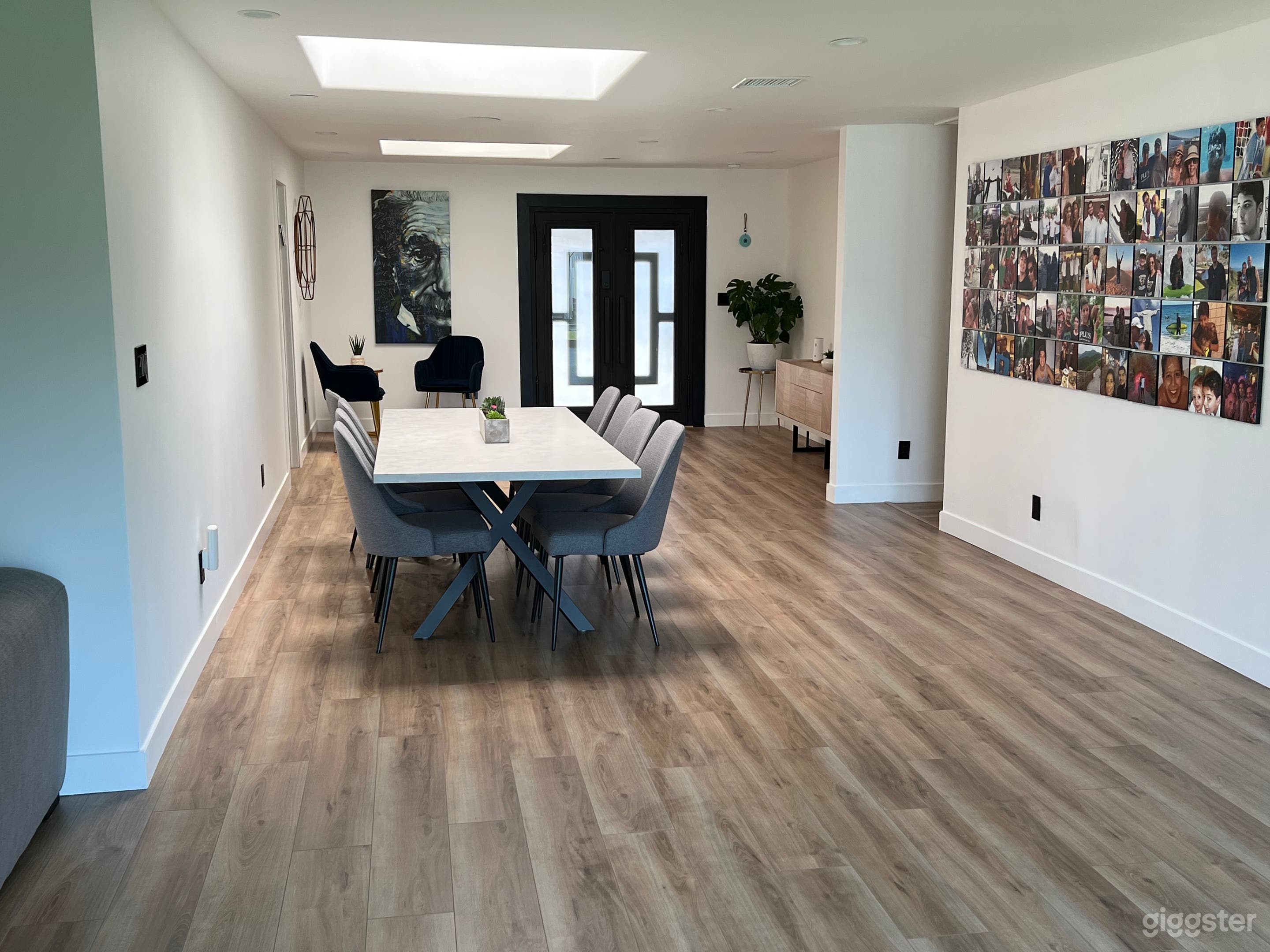 House with Beautiful Huge Backyard  Photo 3