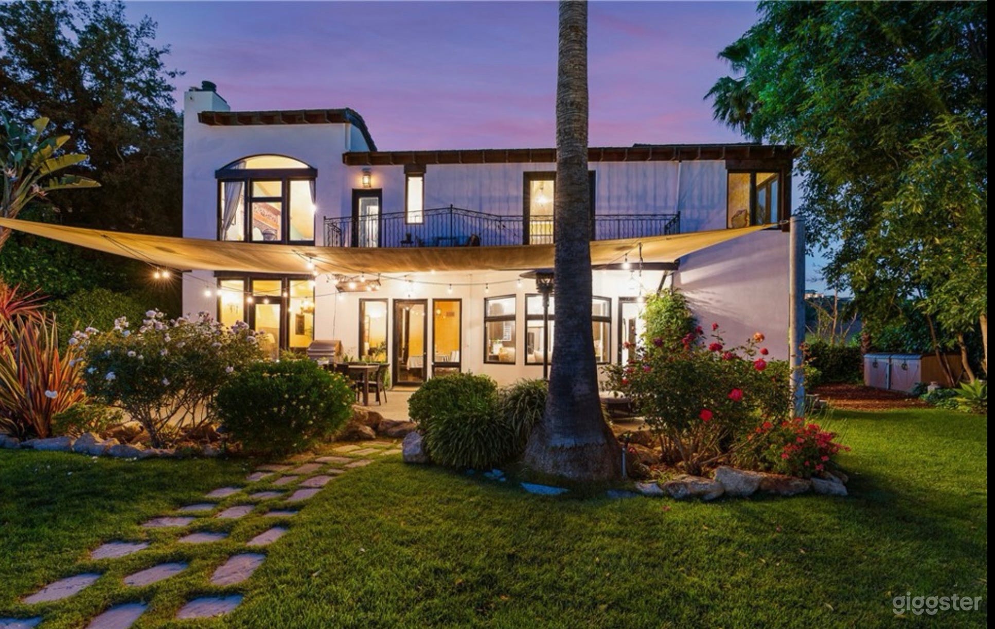 Hollywood Chateau Photo 1