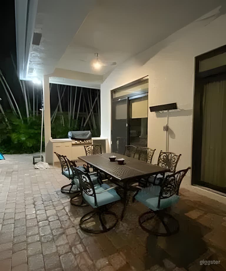  Modern Tropical Villa 