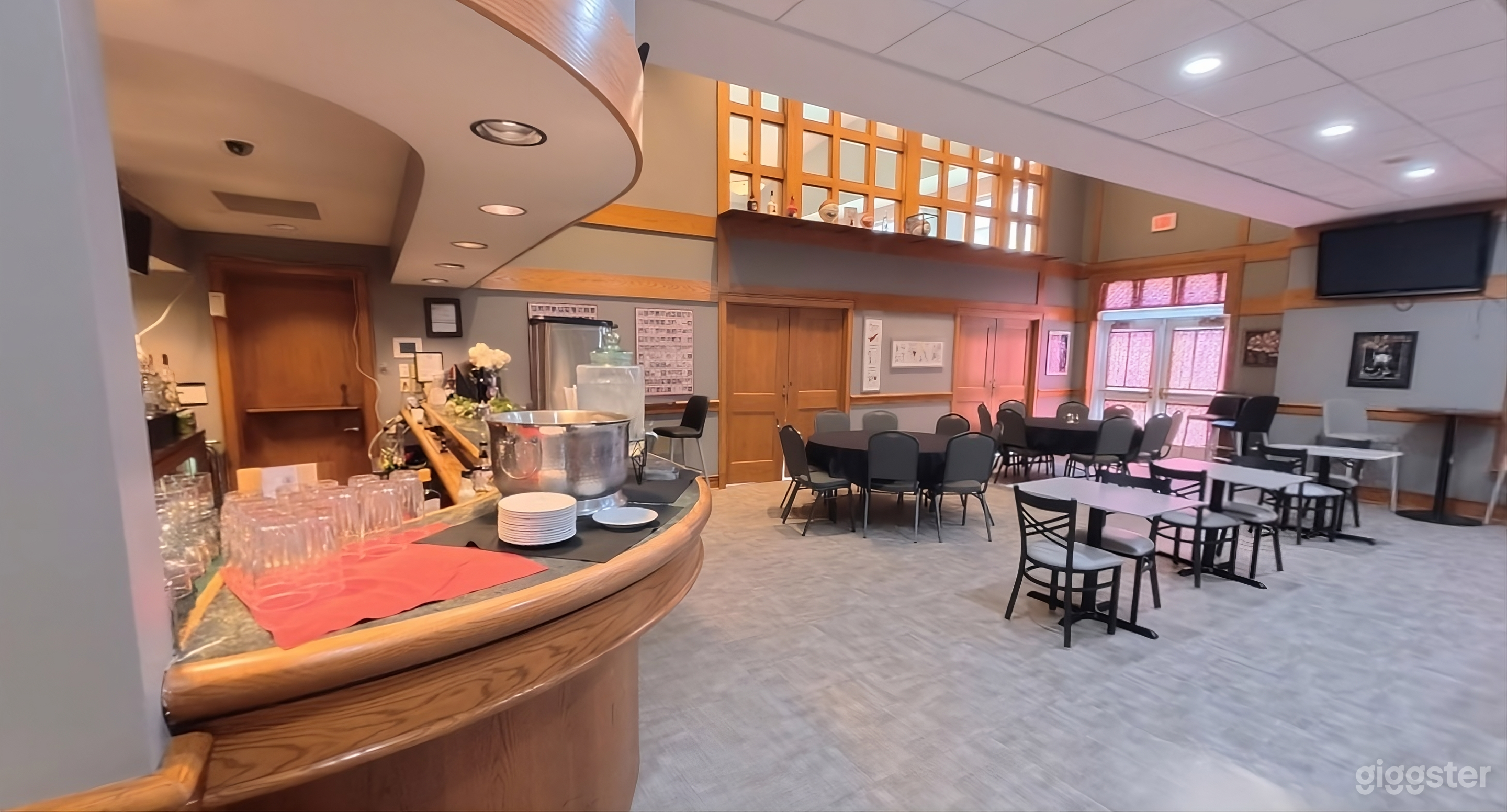 Classic Neighborhood Pub — Events & Productions Photo 3