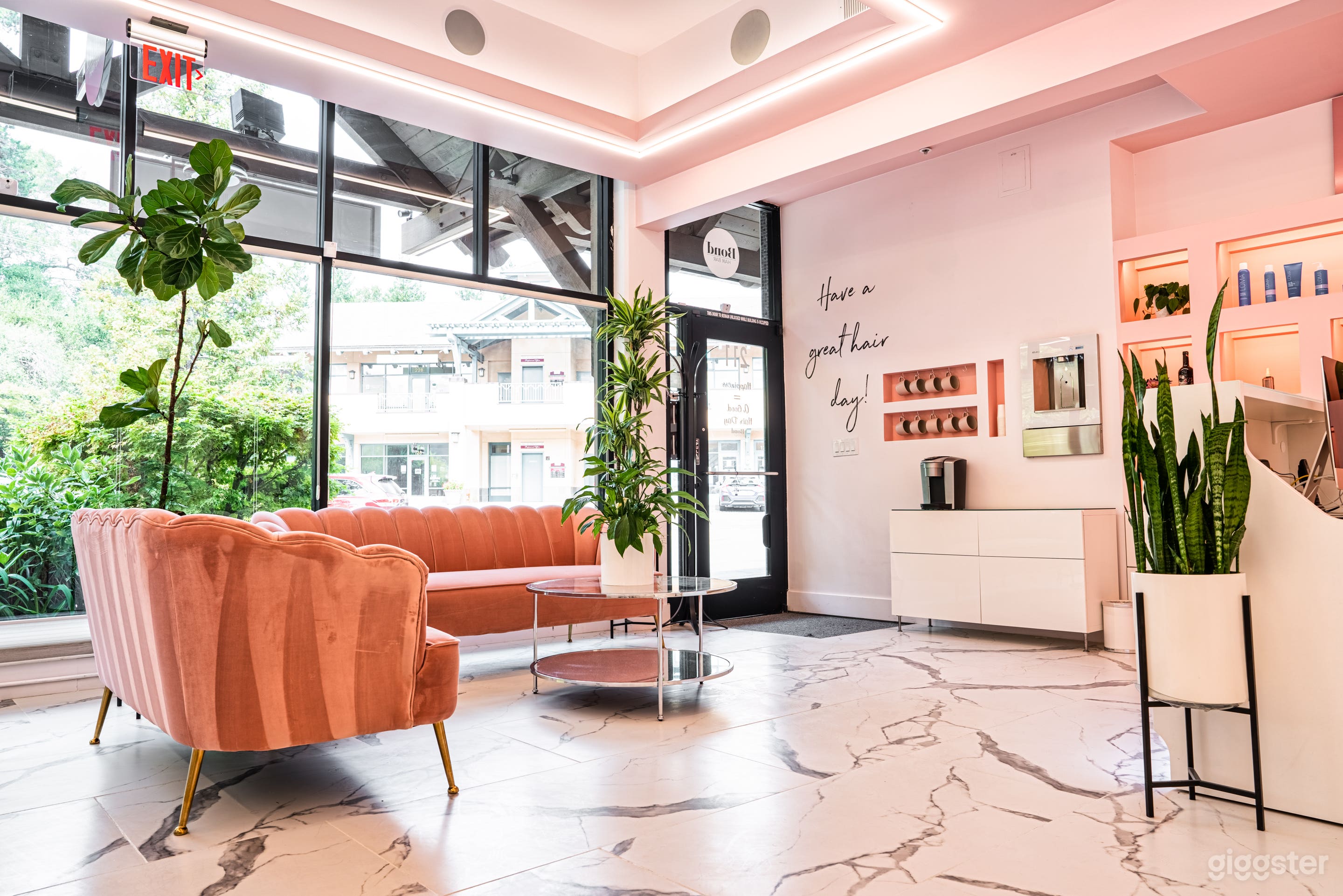 Modern Salon in San Mateo Photo 1