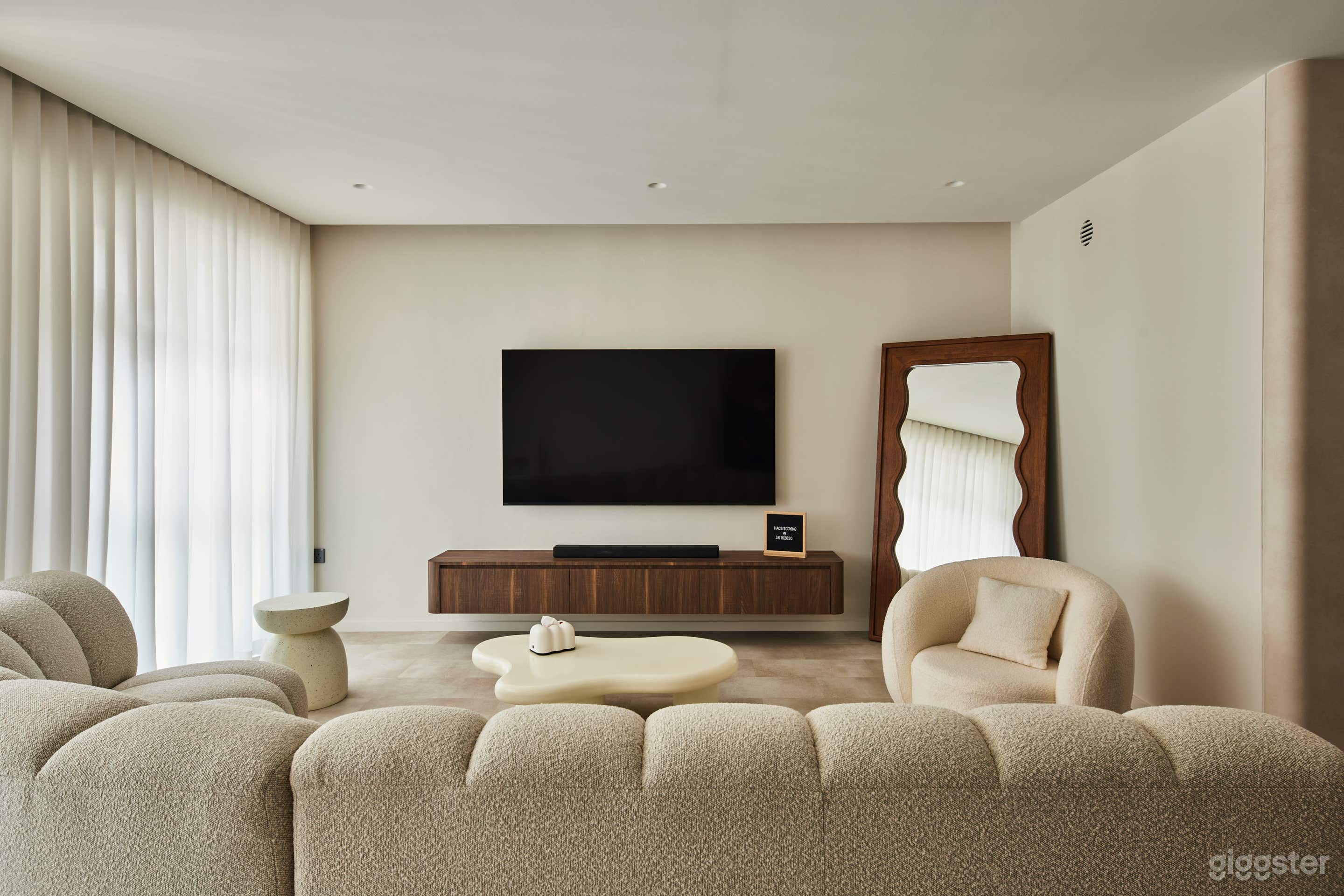 Airy & Elegant: Spacious Modern-Minimalist 5 Room HDB Photo 1