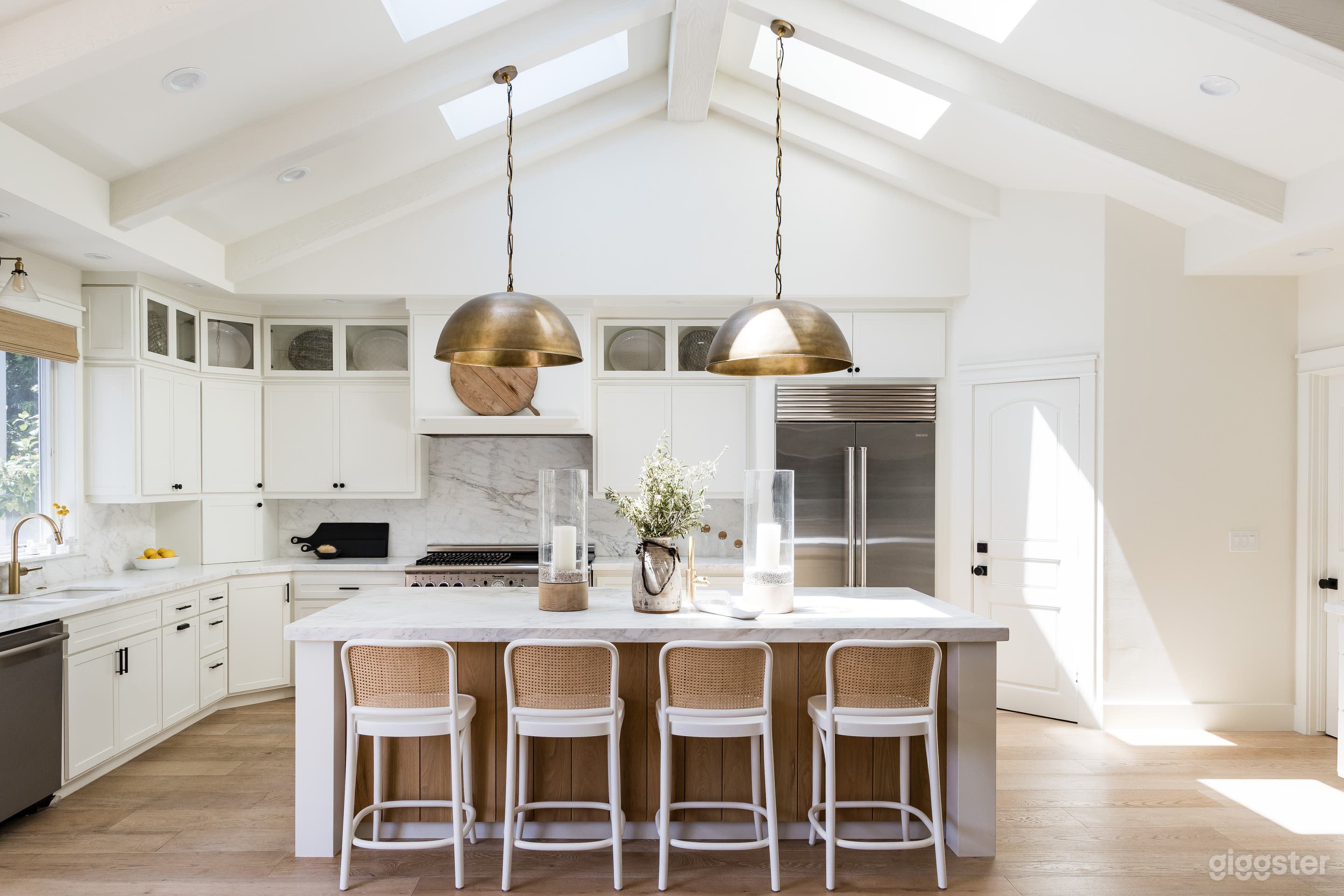 Elegant Beach House with amazing light Photo 1