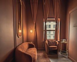  Upscale, Flatiron Loft for Content Creation 